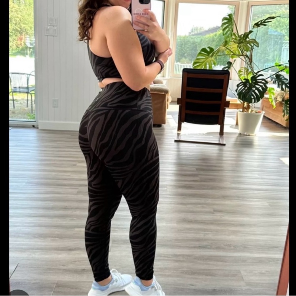 KNIX leggings and sports bra